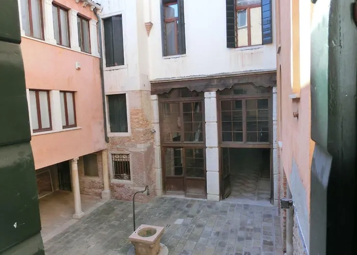 San Marco White Apartment